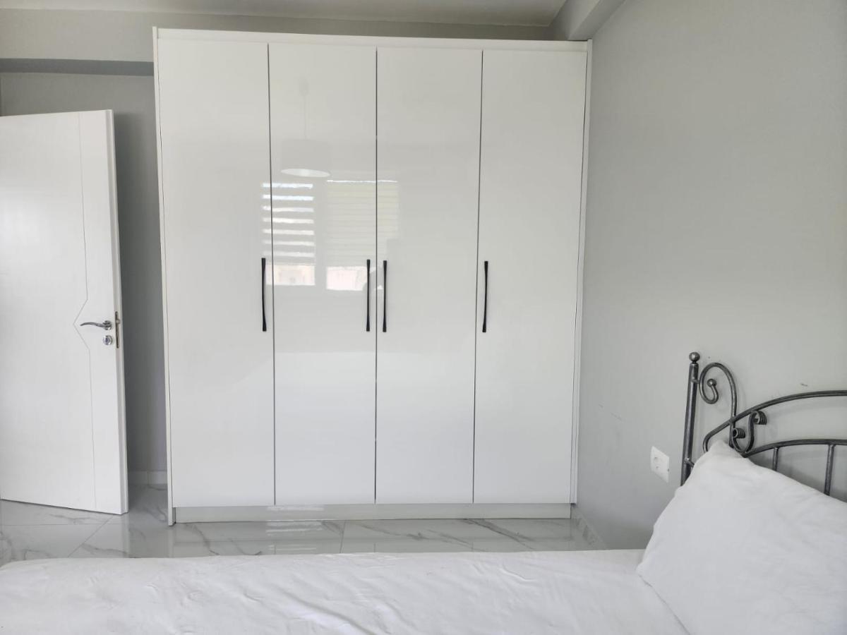 Amazing Sea View Apartment Sarandë 외부 사진